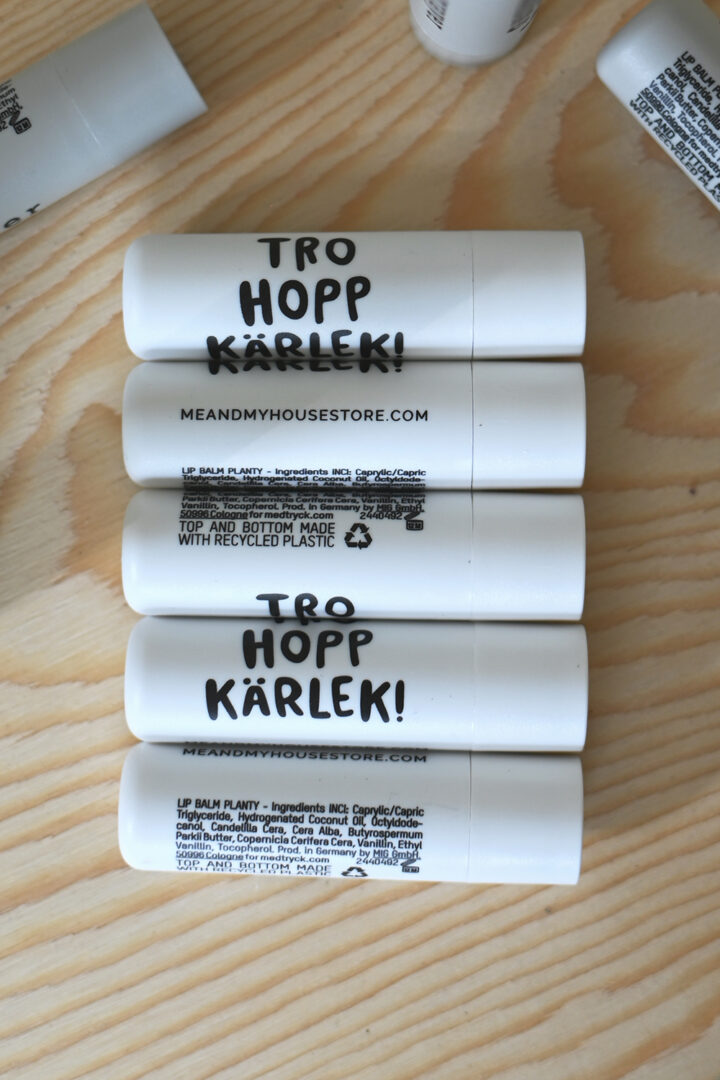 Cerat med hylsa av återvunnen plast: Tro, hopp, kärlek