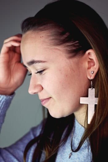 Stora örhängen: Kors